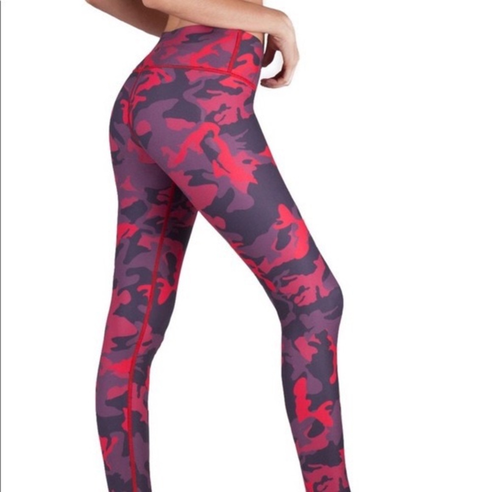 ⭐️ WITH Wear It To Heart Reversible Camo Print Leggings